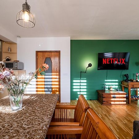 Roman Thermae 2Bdrm Sunny Apartment Варна Экстерьер фото
